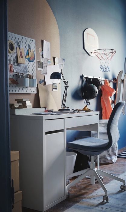 Стол письменный IKEA