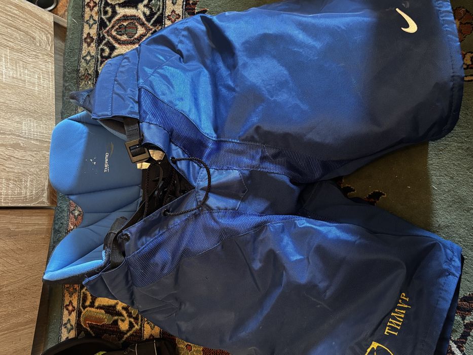 продам форму хоккейную