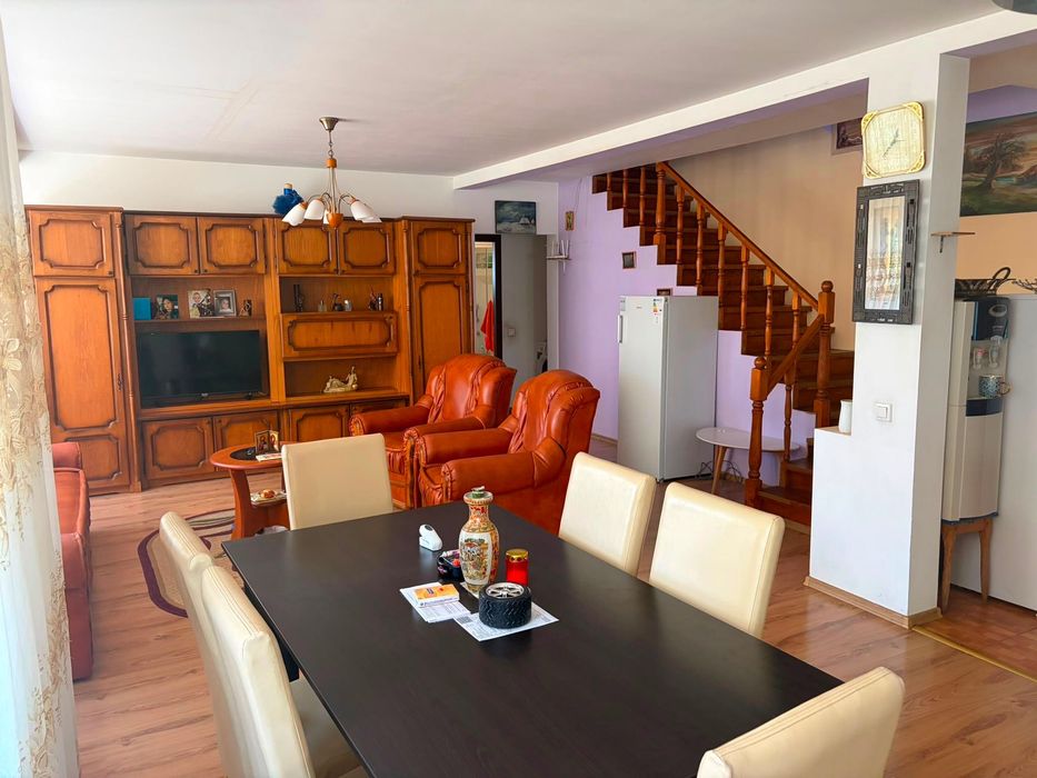 Vând casa În Bresti