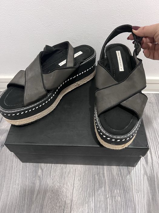 Дямски сандали и чехли