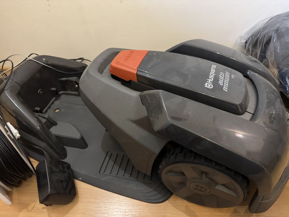 Vand robot gazon Husqvarna 105