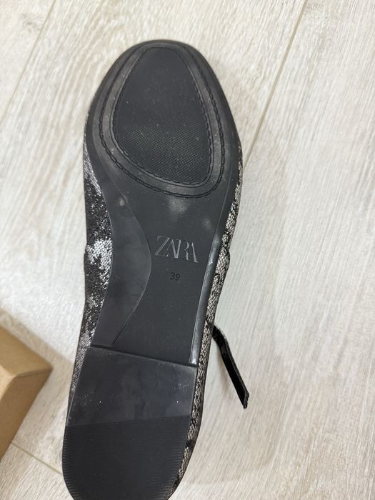 Черно-серые балетки Zara