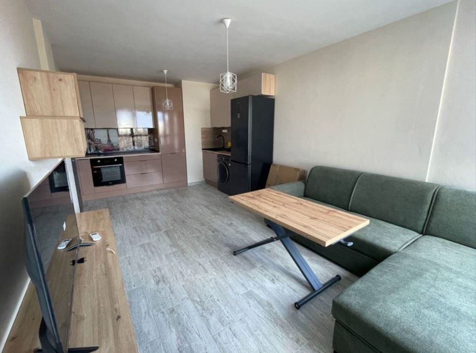 Двустаен апартамент под наем в Младост 4