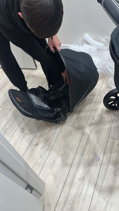 Продам коляску 3в1