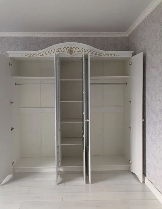 Продам спальный гарнитур