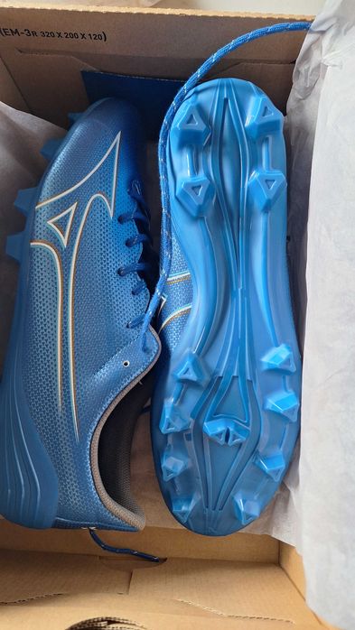 Чисто нови Бутонки Mizuno