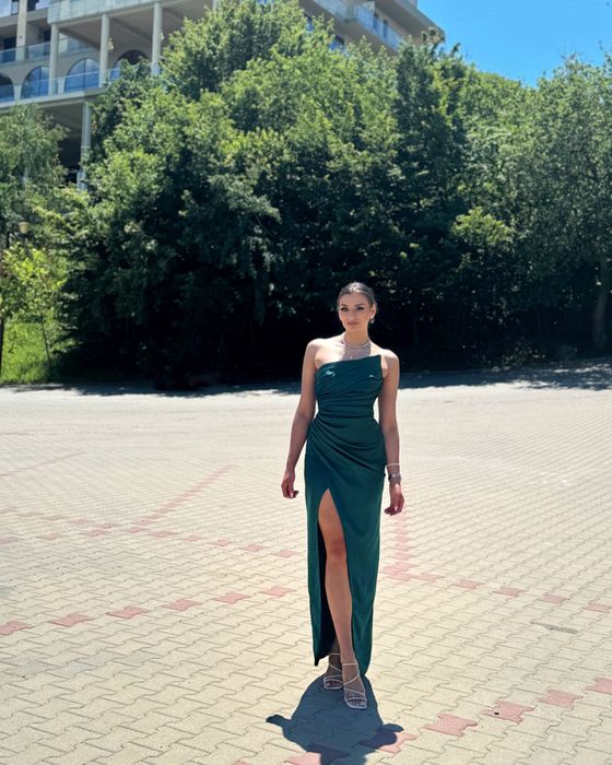 Rochie lungă verde smarald