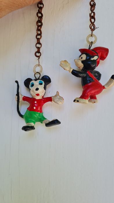 Brelocuri comunism, rare, anii 80, Mickey Minnie