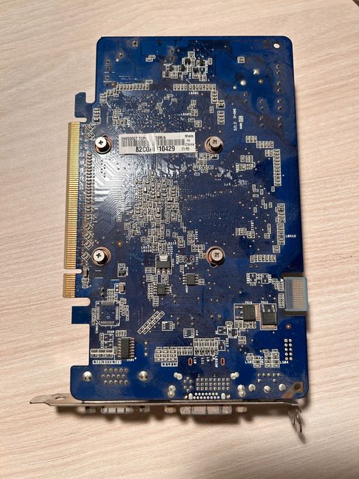 Продавам видео карта ASUS EN8500GT TOP 256MB