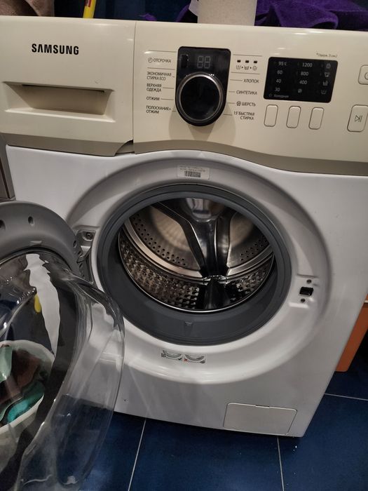 Продам стиральную машинку samsung