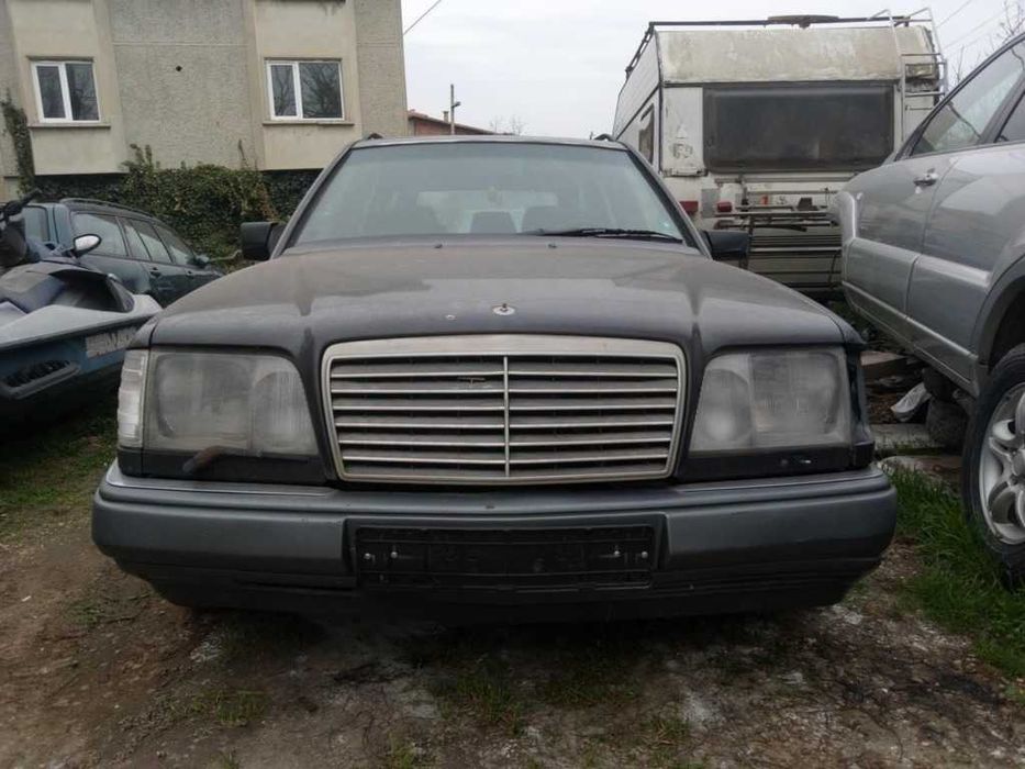 Mercedes-Benz 124 300E D На части.
