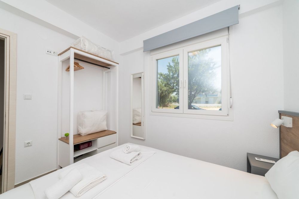 Апартамент с басейн в Паралия Офринио