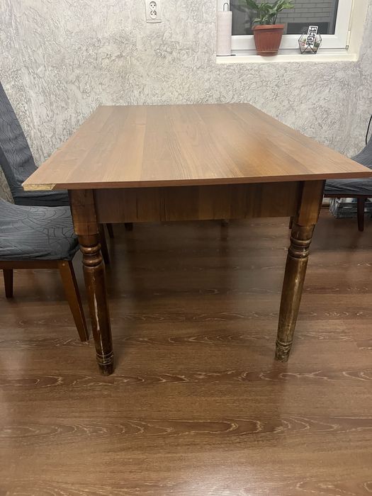 Стол на кухню в нормальном состоянии