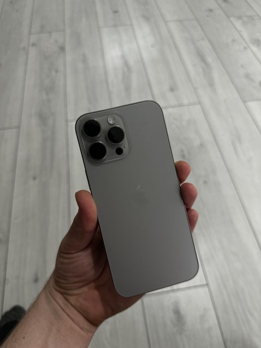 Продам Iphone 16Pro Max