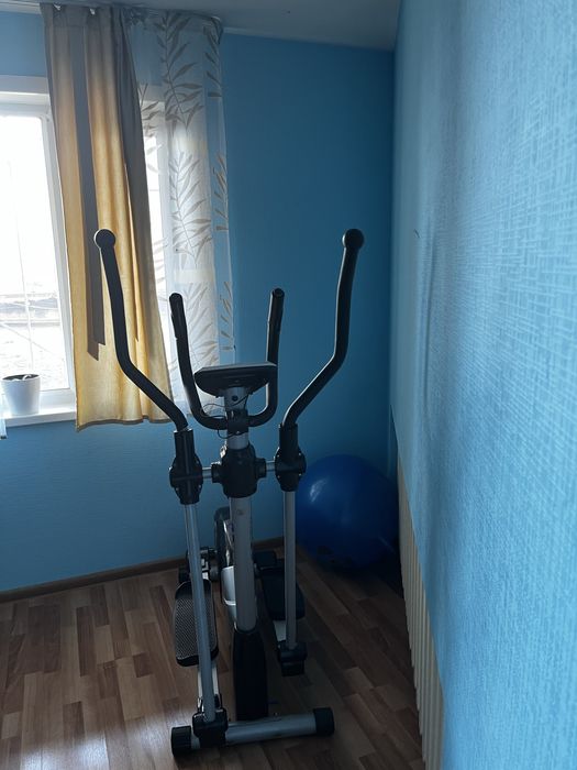 Продам эллиптический тренажёр YORK Fitness BK440