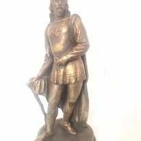 Statuie Rege medievala din samota