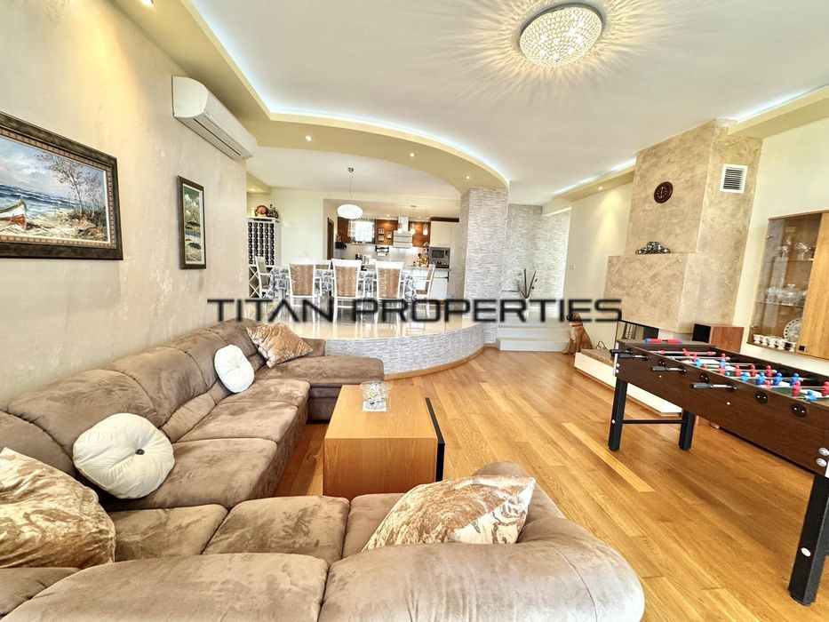 Продава се Къща в Бургас, Долно Езерово - 310 кв.м за 2033 €/кв.м - Снимка #1