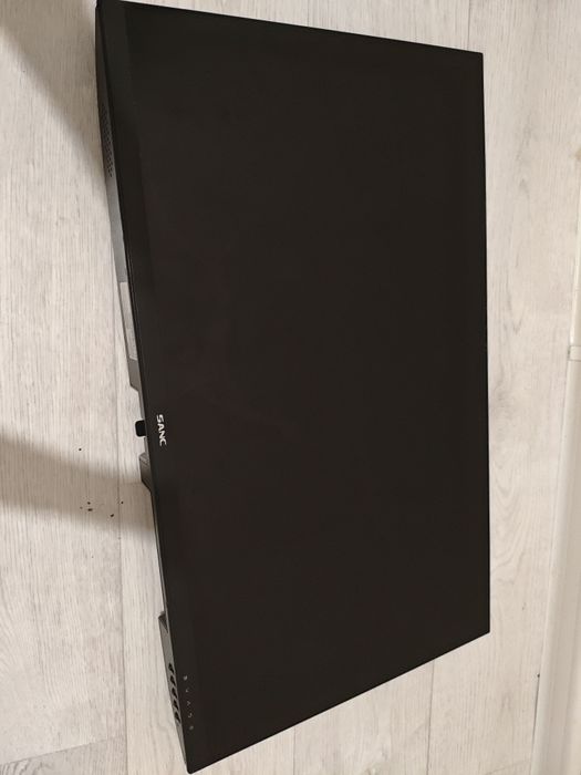 «Не работает матрица, на запчасти»