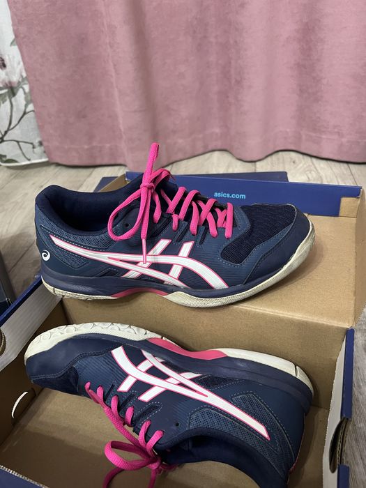 Кроссовки asics