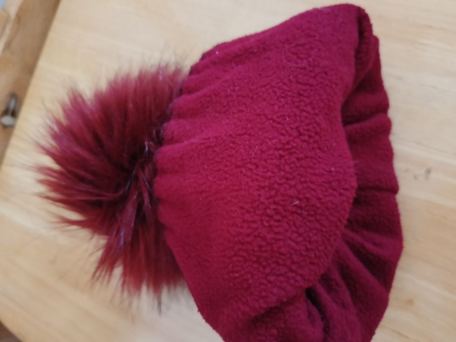 Продам женские шапки