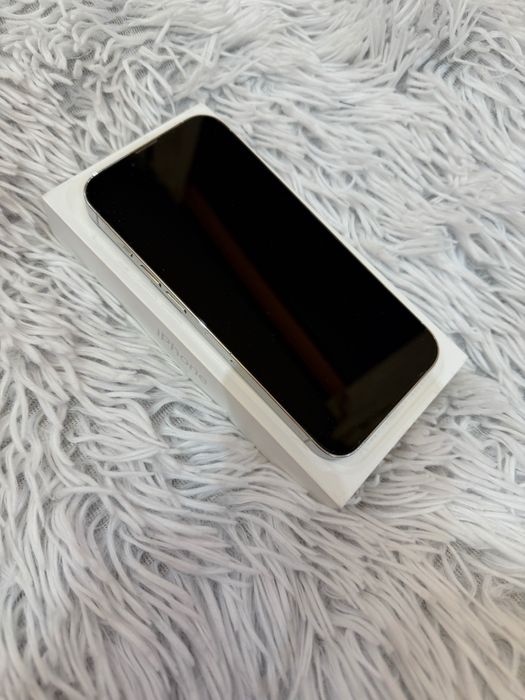 Продавам iPhone 13 Pro – Silver (128 GB)