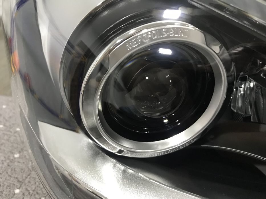 Мерседез Бенз 204 с передная фара