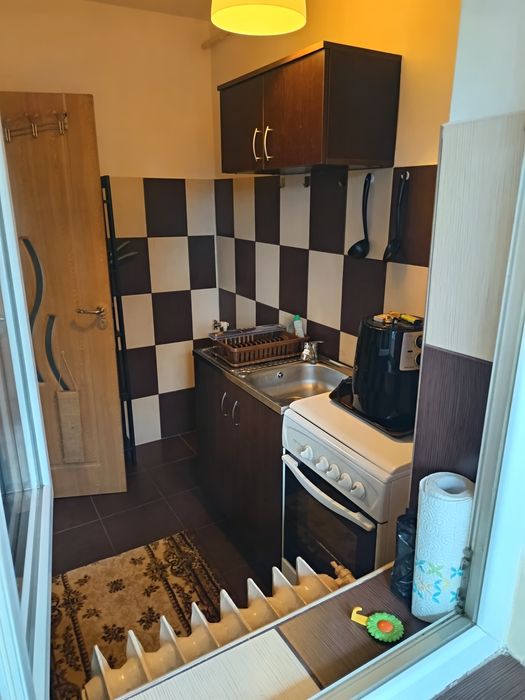 Închiriez garsonieră zona Ramada-Expo Parc.
