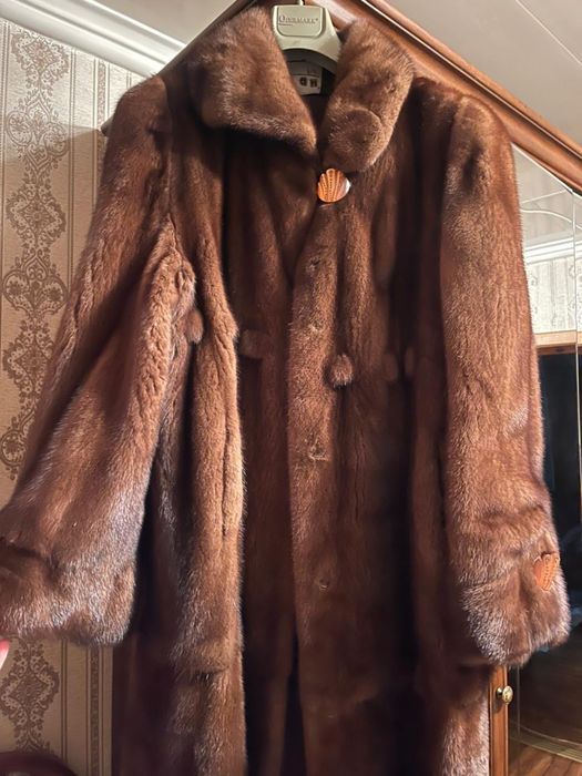 Поодам шубу норка