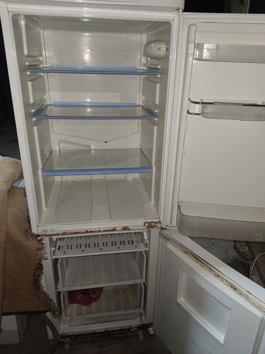 Холодельник в рабочим состоянии