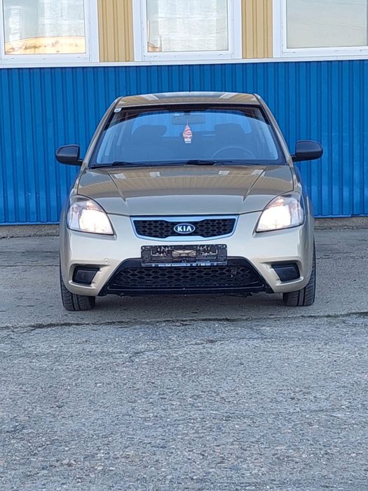 Kia Rio 2011  e5  1.4 (Benzina) 170000 Carte service  2 Chei
