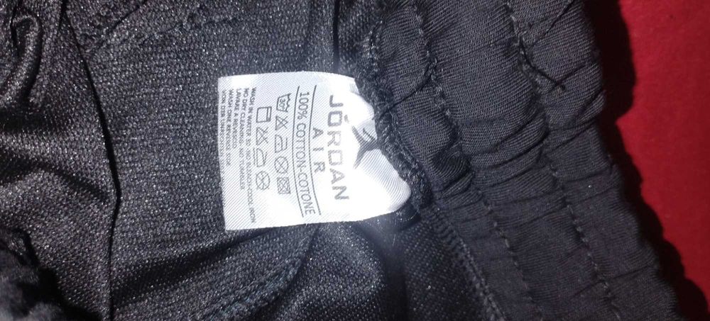 Продавам ново оригинално долнище на JORDAN-разнер М