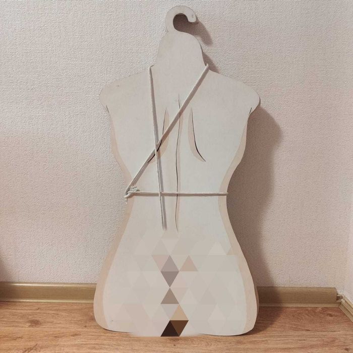 Манекен женский фанерный