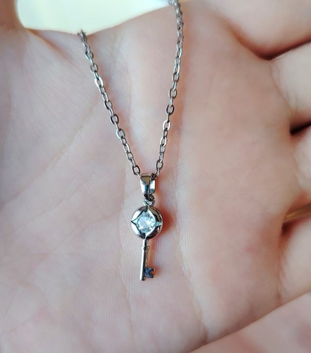 Продам серебряную цепочку