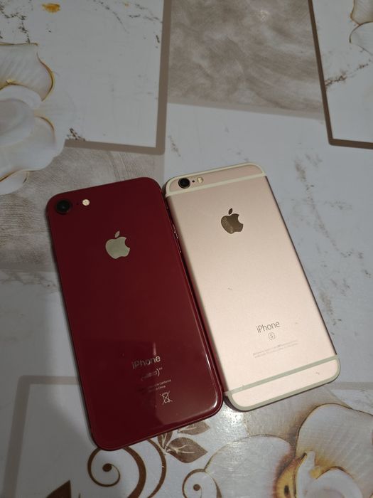 Продам iPhone 8.