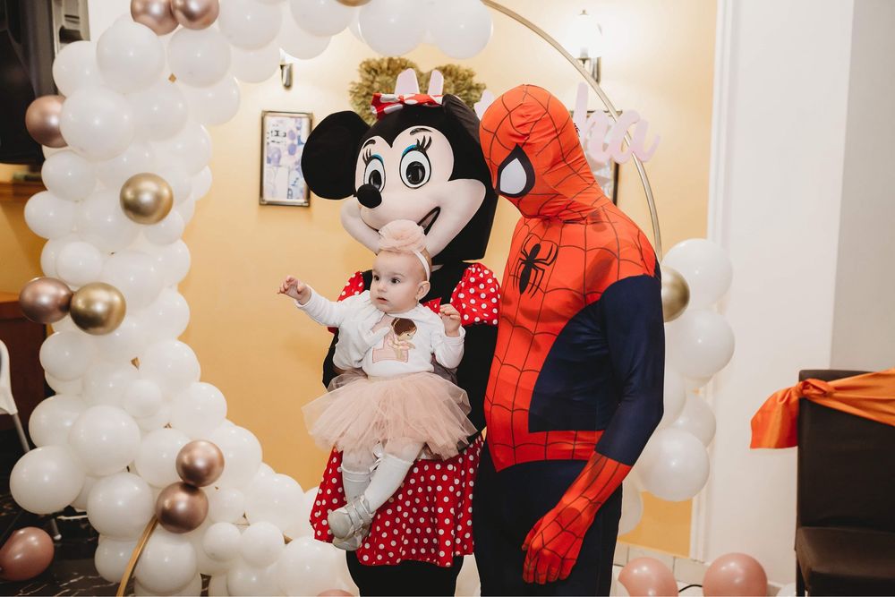 Animatori petreceri 200 RON /H