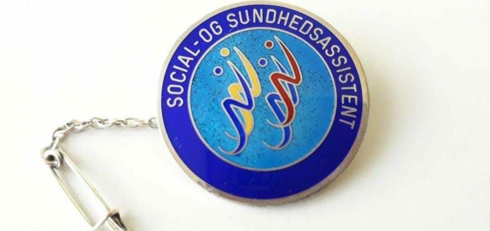 Brose insigna Asistent Medical Social, argint 925 sterling, Danemarca