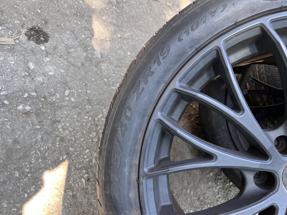 275/40/19 2 броя летни гуми Pirelli