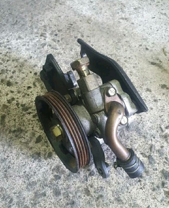 ГУР насос   .  .