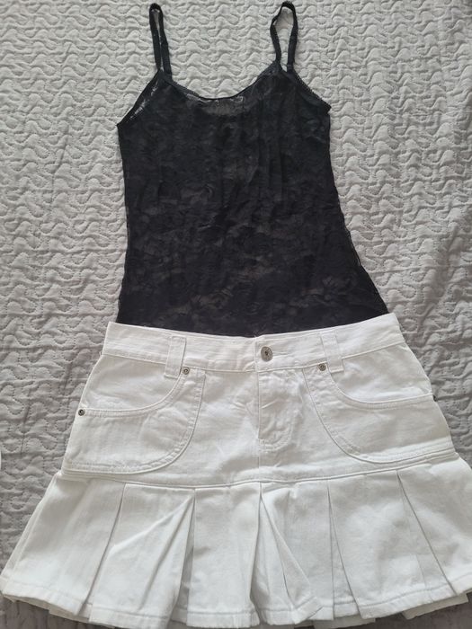 Fusta alba de blugi marime M+un top