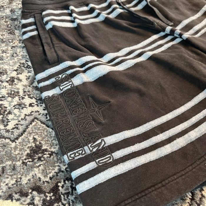продам stone island x supreme shorts