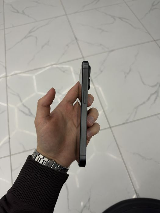 Продам iPhone 15 Pro