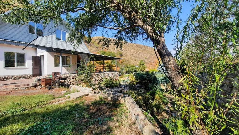 Загородный дом в горах, в заповедной зоне.