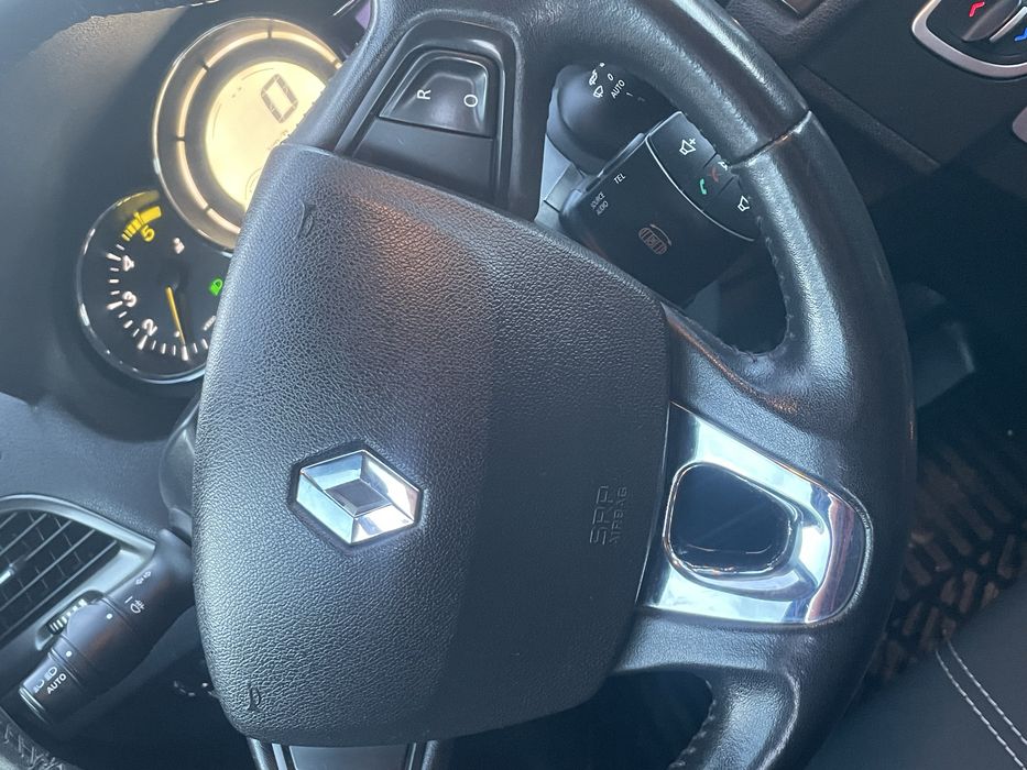 Vând renault megane 3