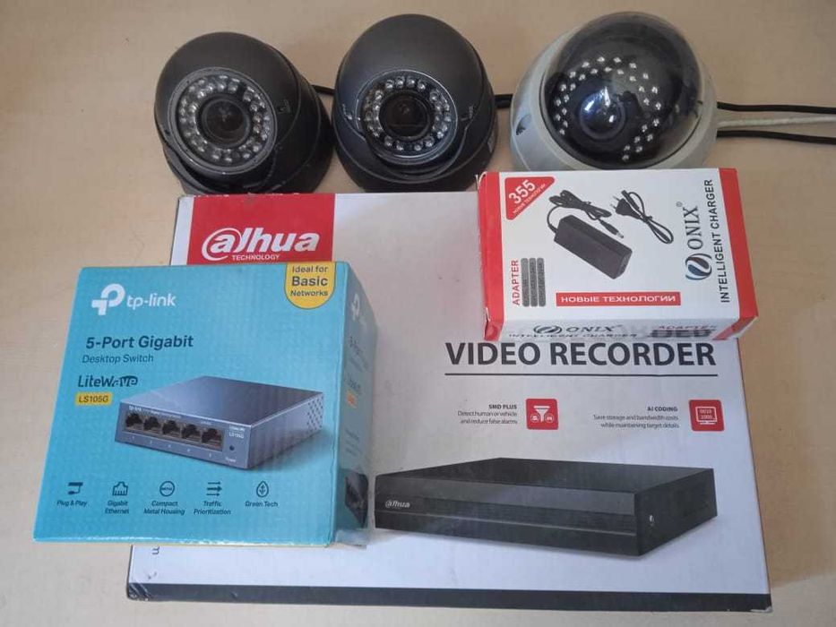 Продам Видеорегистратор Dahua с камерами
