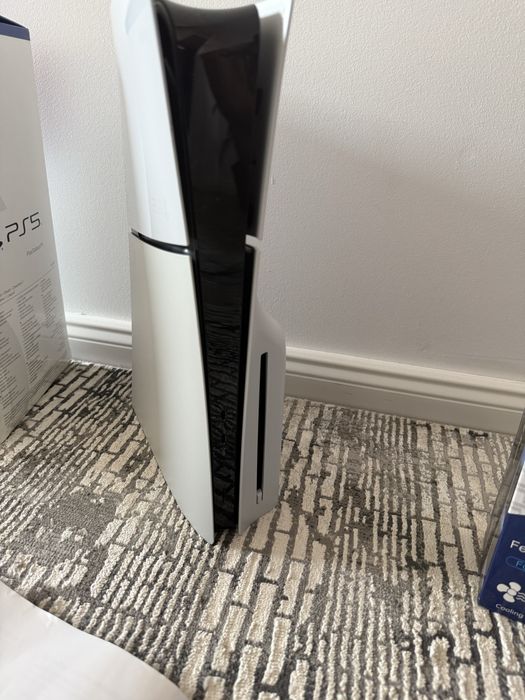 PlayStation 5 Slim, 1Tb, stare excelenta