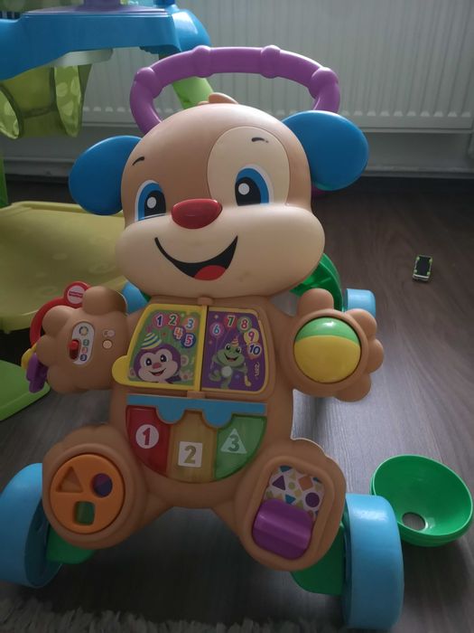 Vând antemergător Fisher Price in stare foarte bună