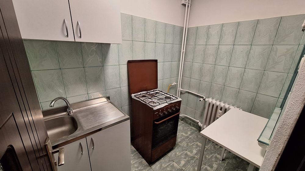 Inchiriez garsoniera