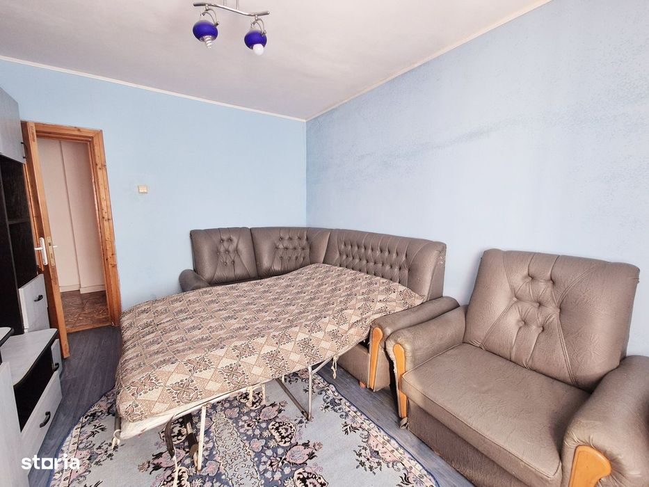Apartament cu 3 camere, etaj 1, decomandat, zona 1 Mai
