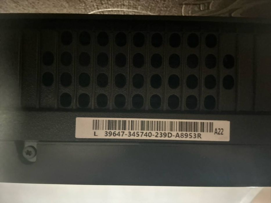 Hisense. Smart tv. Ekran ketkan. Korpusi butun