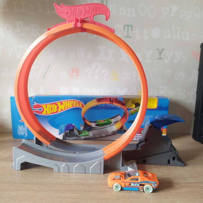 Hot Wheels Action. Игровой набор Мертвая петля